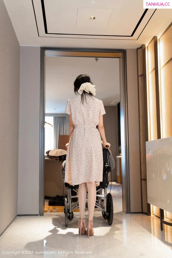 陈若依 抖娘利世 [XiuRen]高清写真图 2024.02.22 No.8130 利世 美腿丝袜第28张图片